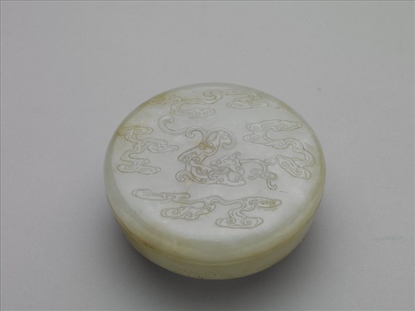 玉螭紋盒