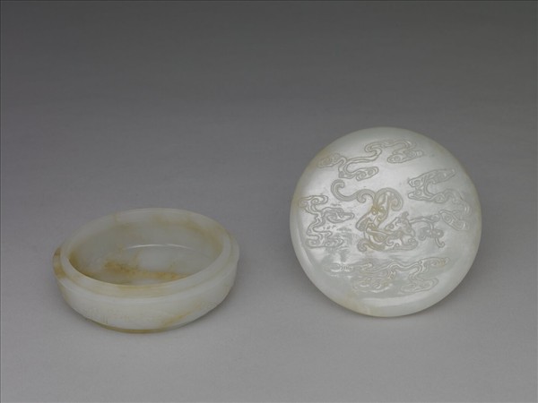玉螭紋盒