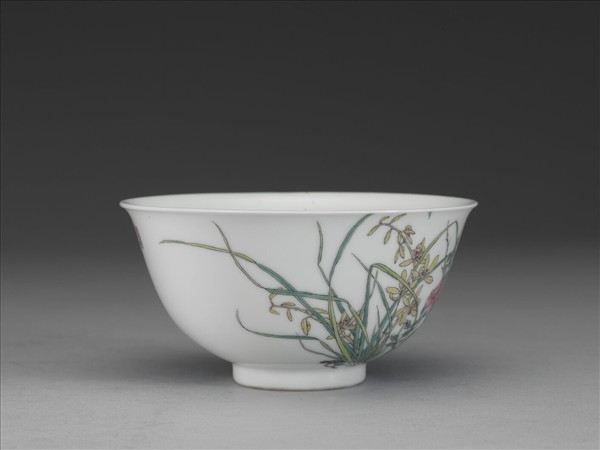 琺瑯彩月季蘭花紋碗