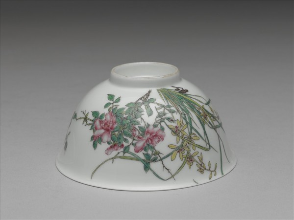 琺瑯彩月季蘭花紋碗