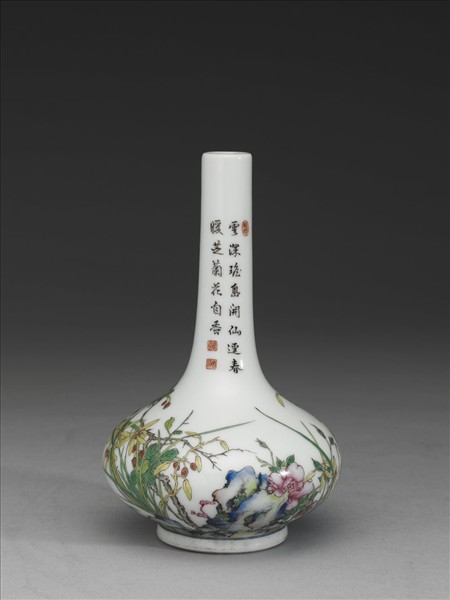 琺瑯彩花卉紋瓶