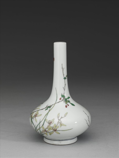 琺瑯彩花卉紋瓶