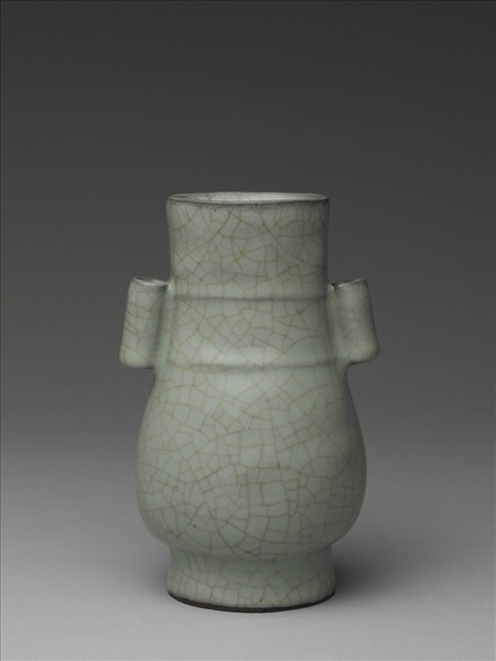 南宋官窯 青瓷貫耳壺