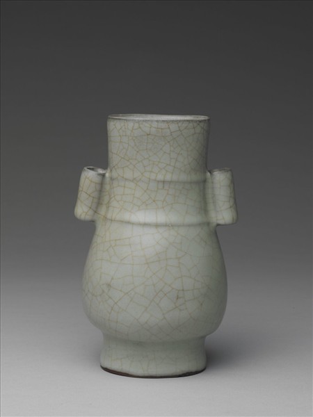 南宋官窯 青瓷貫耳壺