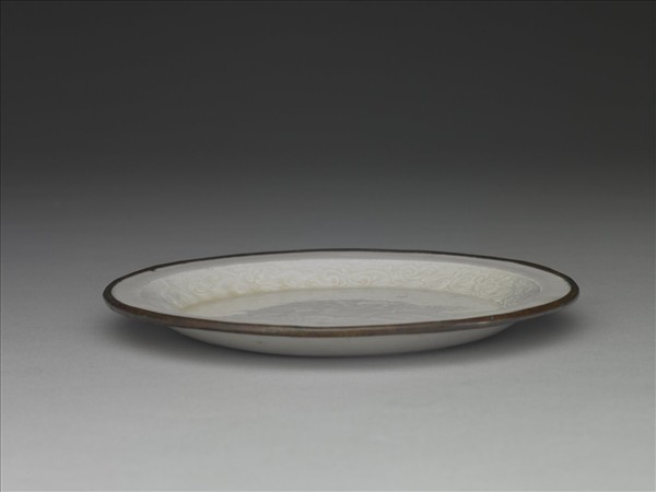 定窯 白瓷印花鴛鴦紋盤