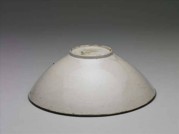 定窯 白瓷印花荷塘鷺鷥雙魚紋碗