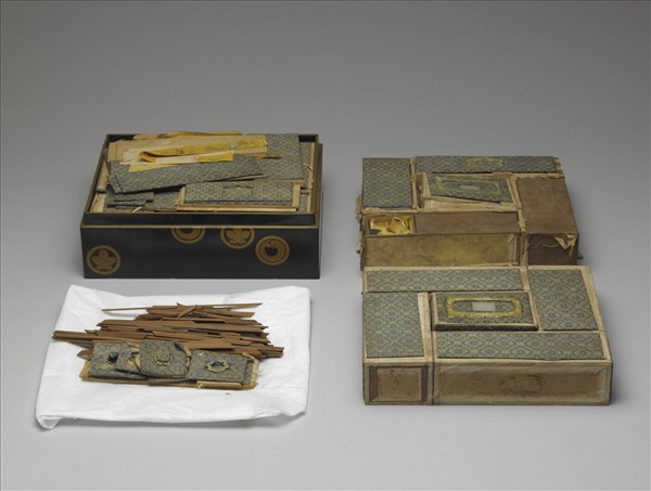 嵌銅玉裱錦三層紙盒