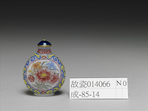 玻璃胎畫琺瑯花卉紋鼻煙壺