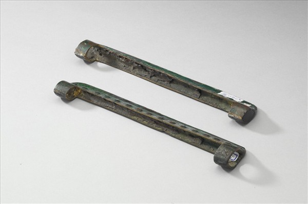 乳丁紋有銎銅刀