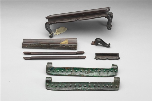 乳丁紋有銎銅刀