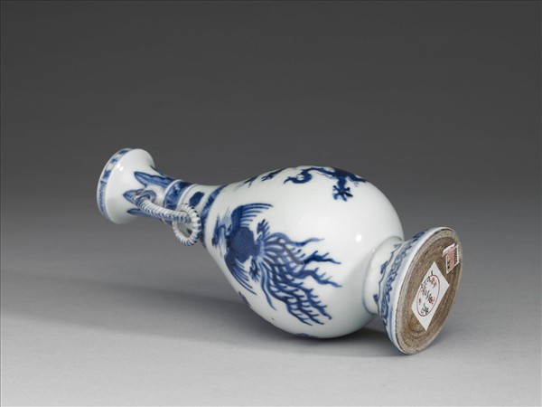 青花龍鳳雙耳環瓶
