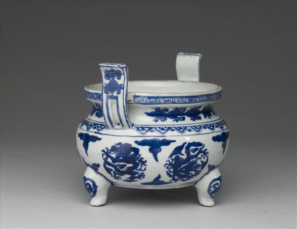 青花龍紋鼎式爐