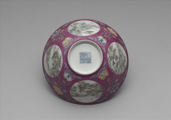 洋彩紅錦地開光山水圖碗