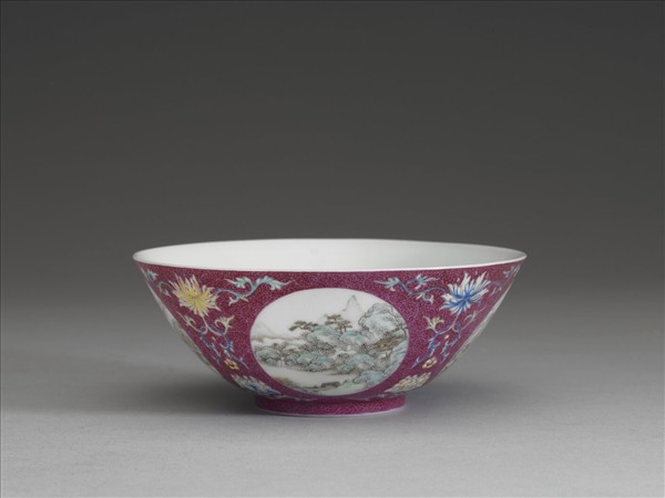 洋彩紅錦地開光山水圖碗