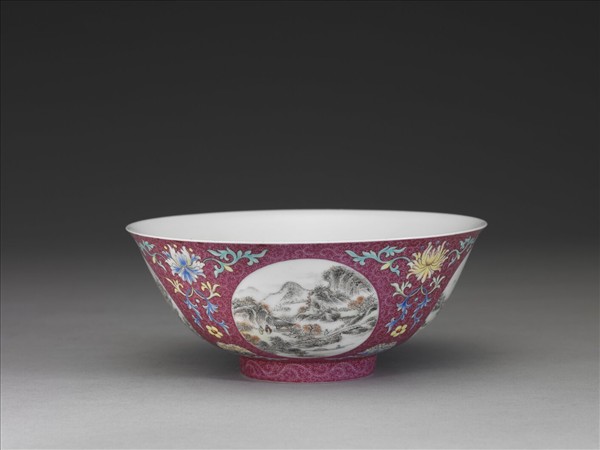 洋彩紅錦地開光山水圖碗