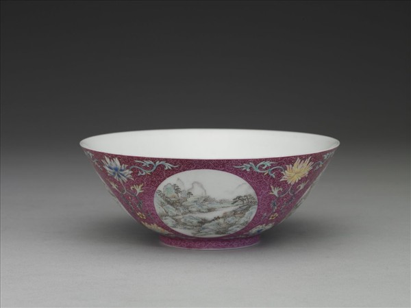 洋彩紅錦地開光山水圖碗