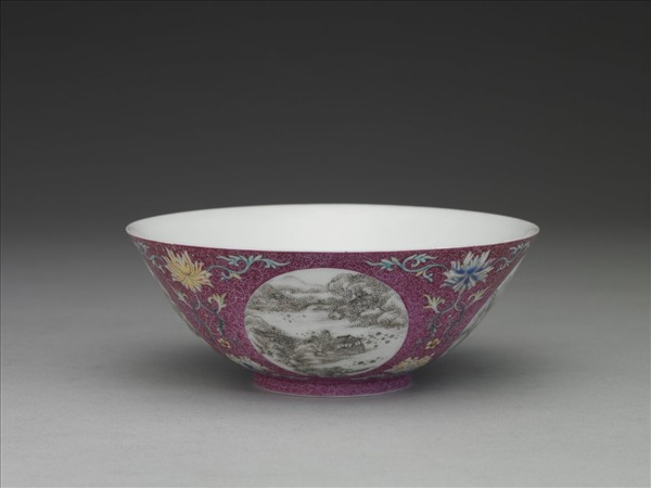 洋彩紅錦地開光山水圖碗