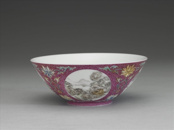 洋彩紅錦地開光山水圖碗