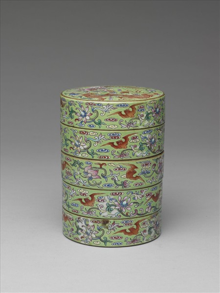 粉彩龍鳳五層套盒