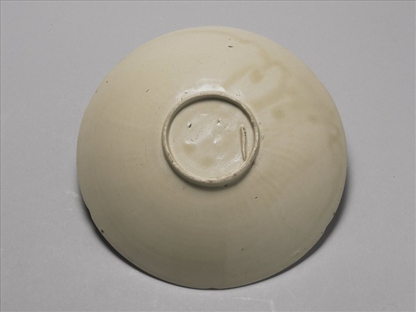 定窯 印花蓮塘水禽花口盤