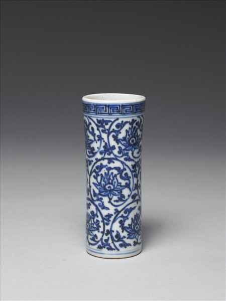 青花轉枝花卉紋筆筒