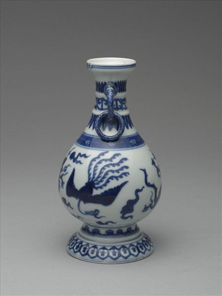 青花雲龍紋獸耳環瓶