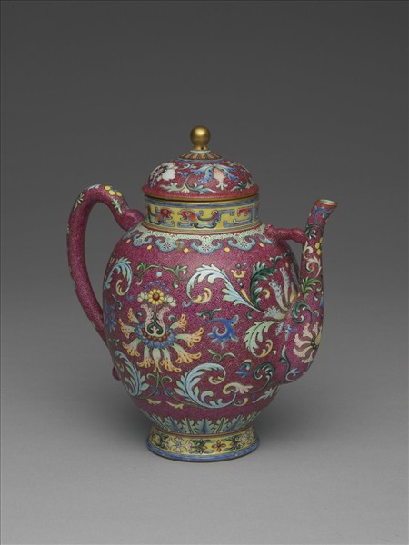 洋彩番蓮紋紅地茶壺