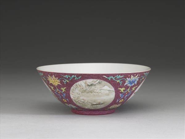 洋彩紅錦地開光山水圖碗