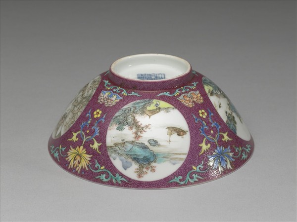 洋彩紅錦地開光山水圖碗