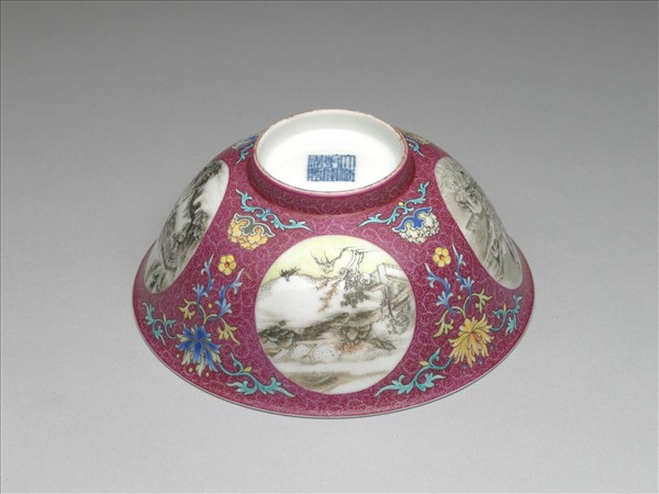 洋彩紅錦地開光山水圖碗