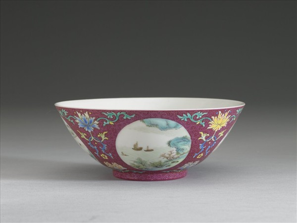 洋彩紅錦地開光山水圖碗