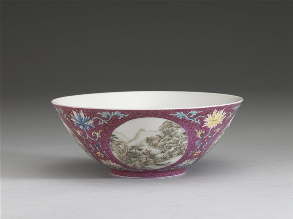 洋彩紅錦地開光山水圖碗