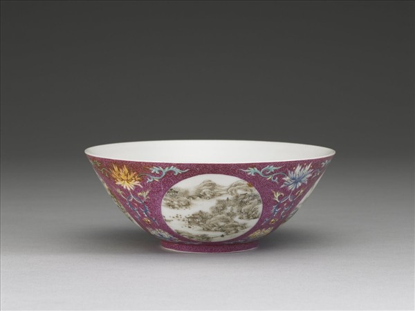洋彩紅錦地開光山水圖碗
