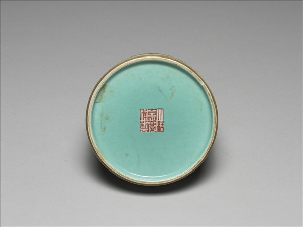 粉彩龍鳳五層套盒