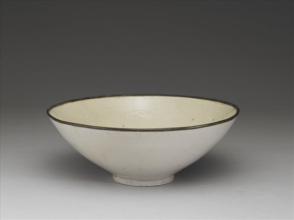 定窯 白瓷印花四季花卉碗