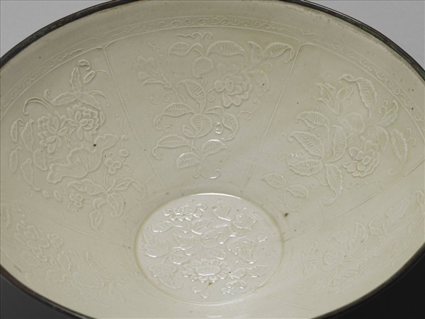 定窯 白瓷印花四季花卉碗