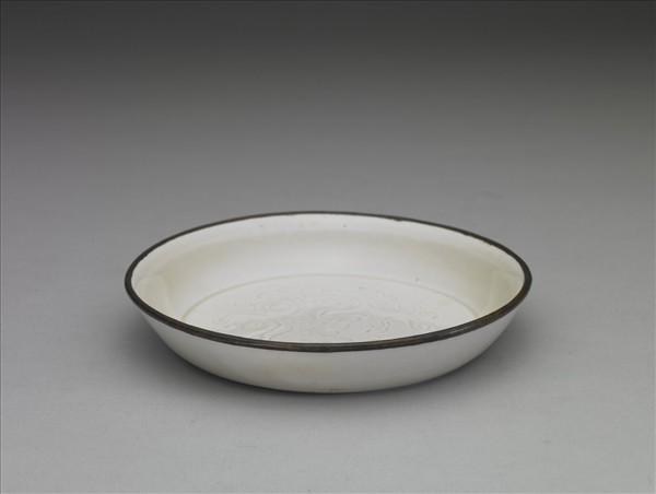定窯 劃花螭紋碟