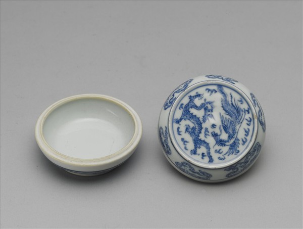青花龍鳳盒