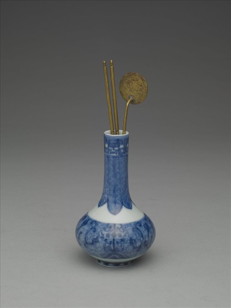 青花夔龍錐把瓶