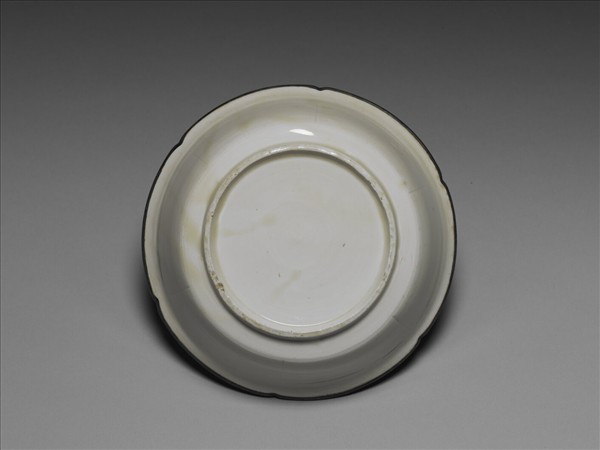 定窯型 劃花水波魚紋折碗花式碗