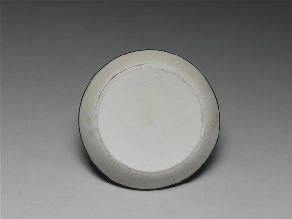 定窯 白釉劃花蓮荷紋洗