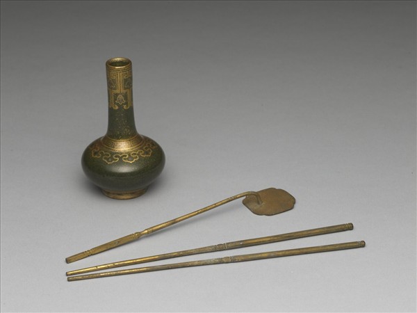 茶葉末釉描金銀瓶