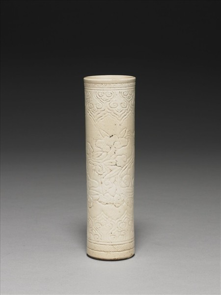 臨川窯 牙白劃花靈芝小花插