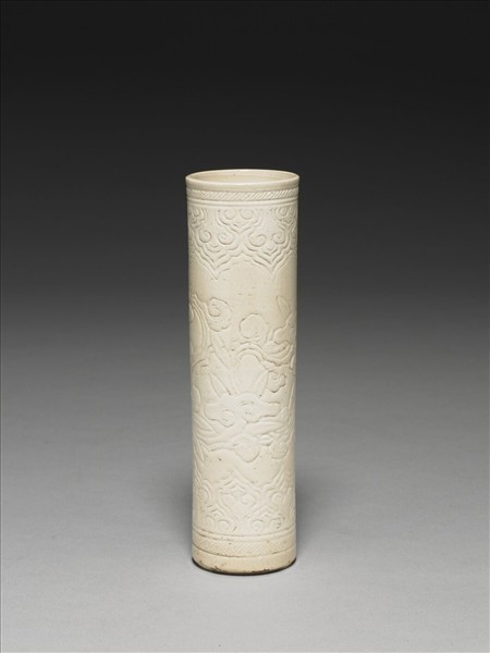 臨川窯 牙白劃花靈芝小花插