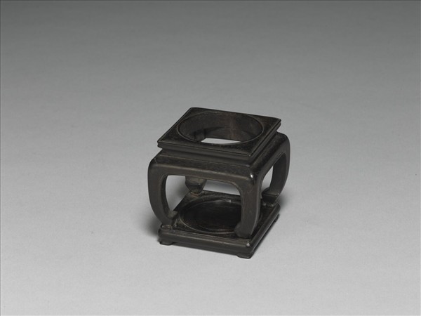 臨川窯 牙白劃花靈芝小花插