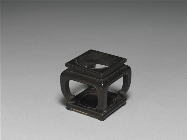 臨川窯 牙白劃花靈芝小花插