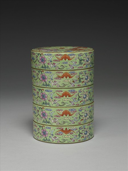 粉彩龍鳳五層套盒