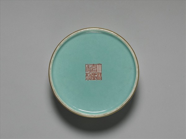 粉彩龍鳳五層套盒