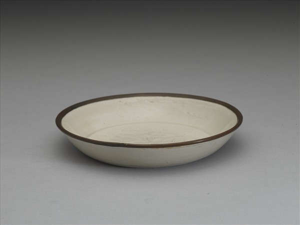 定窯 白釉劃花蓮荷紋洗