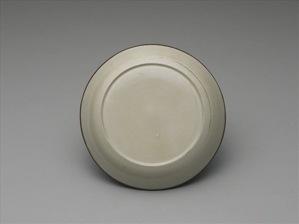 定窯 白釉劃花蓮荷紋洗